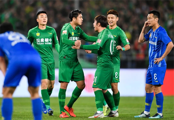 库里复出首秀出彩，曼联主场大胜北京国安，豪取35连胜的简单介绍